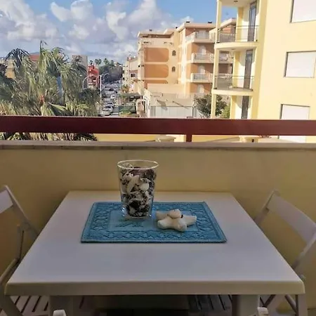 100 Metri Dalla Spiaggia,6 Posti Letto, Posto Auto *