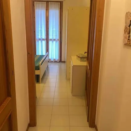 100 Metri Dalla Spiaggia,6 Posti Letto, Posto Auto *