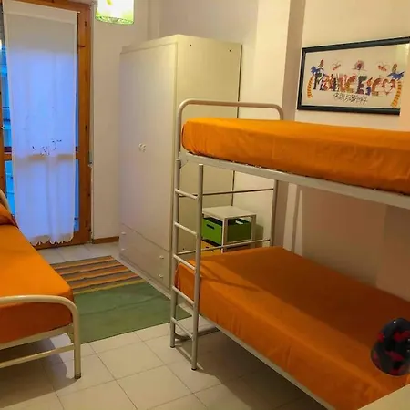 100 Metri Dalla Spiaggia,6 Posti Letto, Posto Auto 아파트